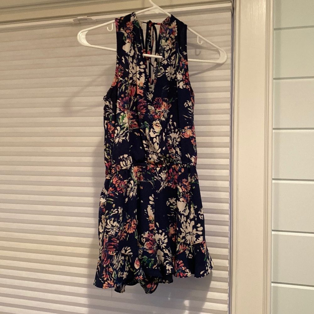 Floral romper size small from Lord & Taylor in great condition